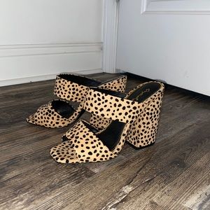 Adorable Chunky Heel Leopard Shoe